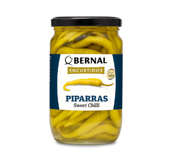 Piparras Sweet Chilli Bernal – изысканный вкус сладкого перца по-баскски!  Идеальный маринованный акцент для гурманов и профессиональной кухни. - фото | Сирна Карта
